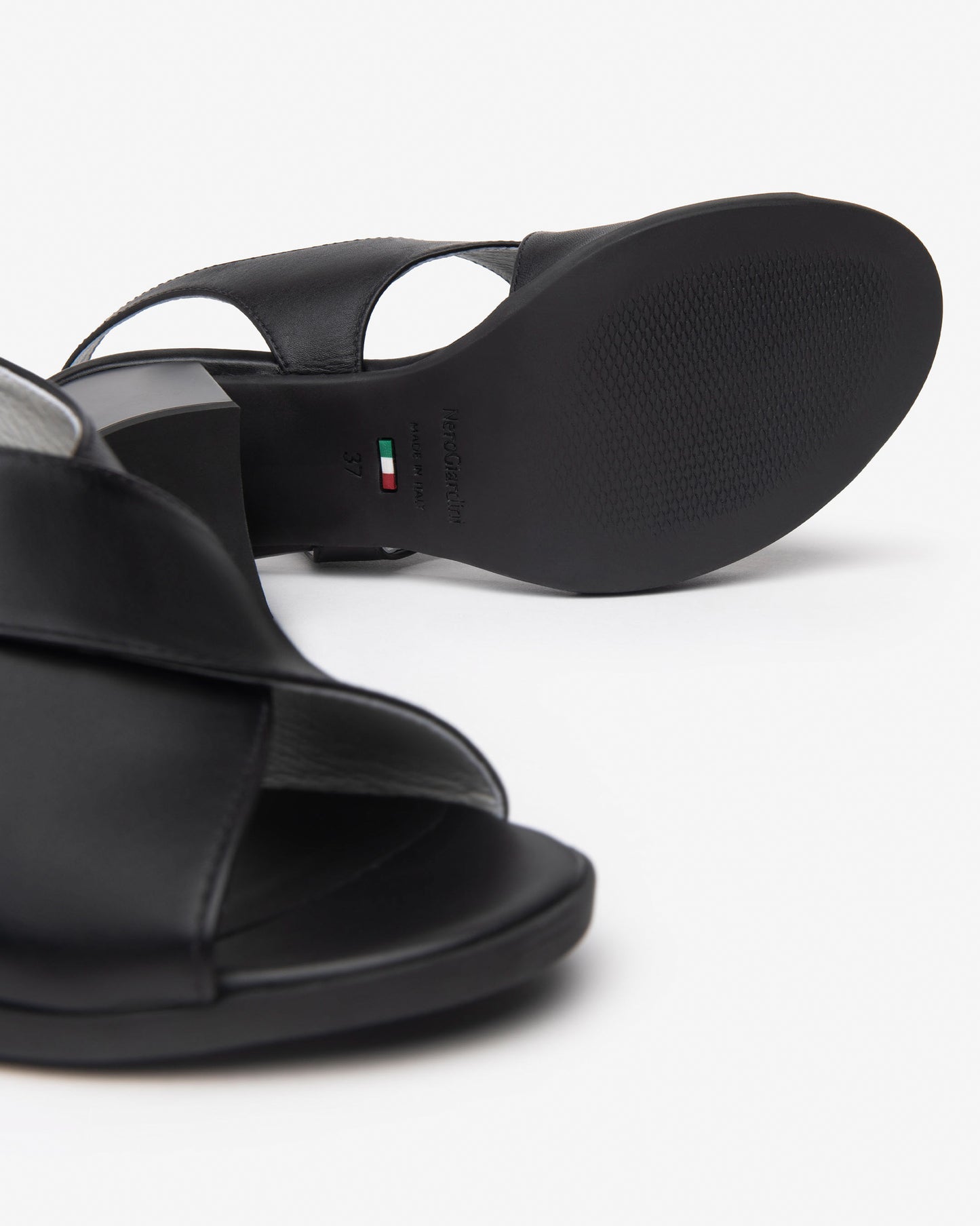 NeroGiardini E513452D/100 TAMIGI NERO