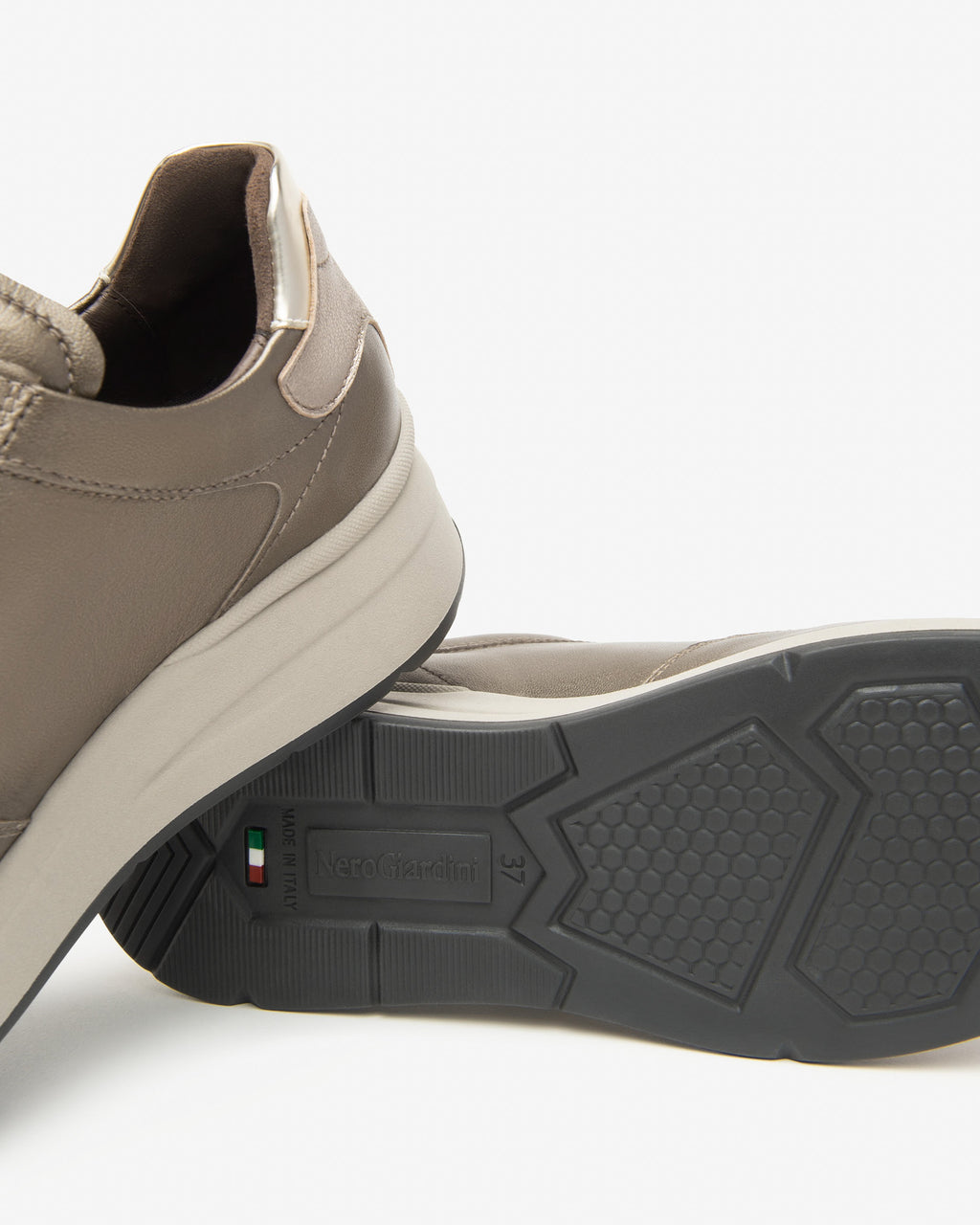 NeroGiardini I514070D