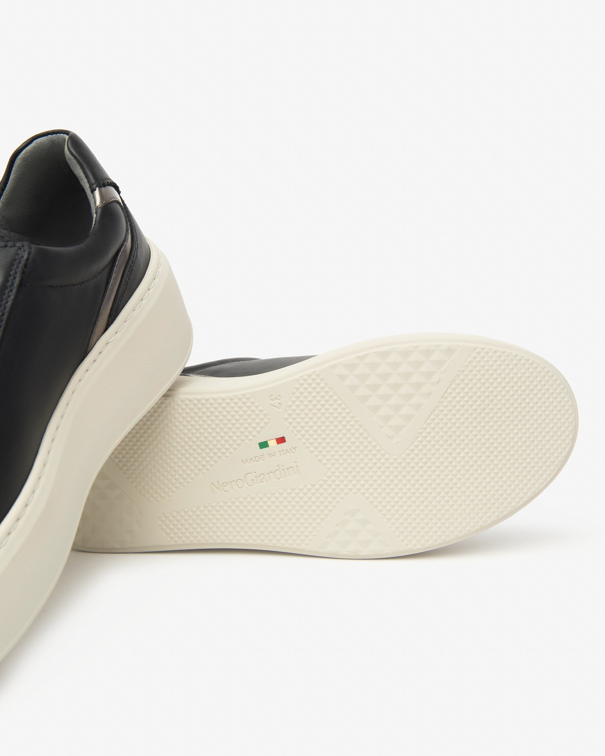 NeroGiardini I514212D