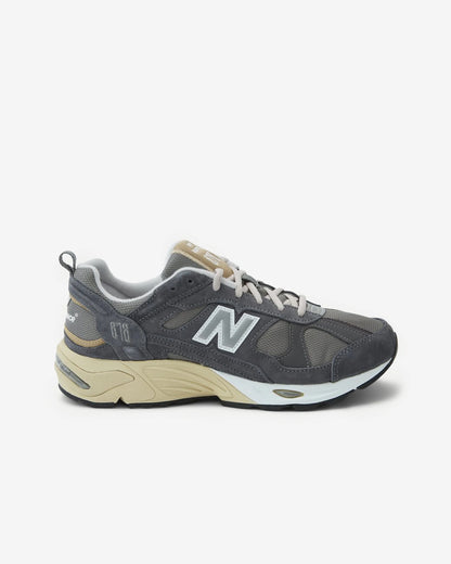 New Balance 878