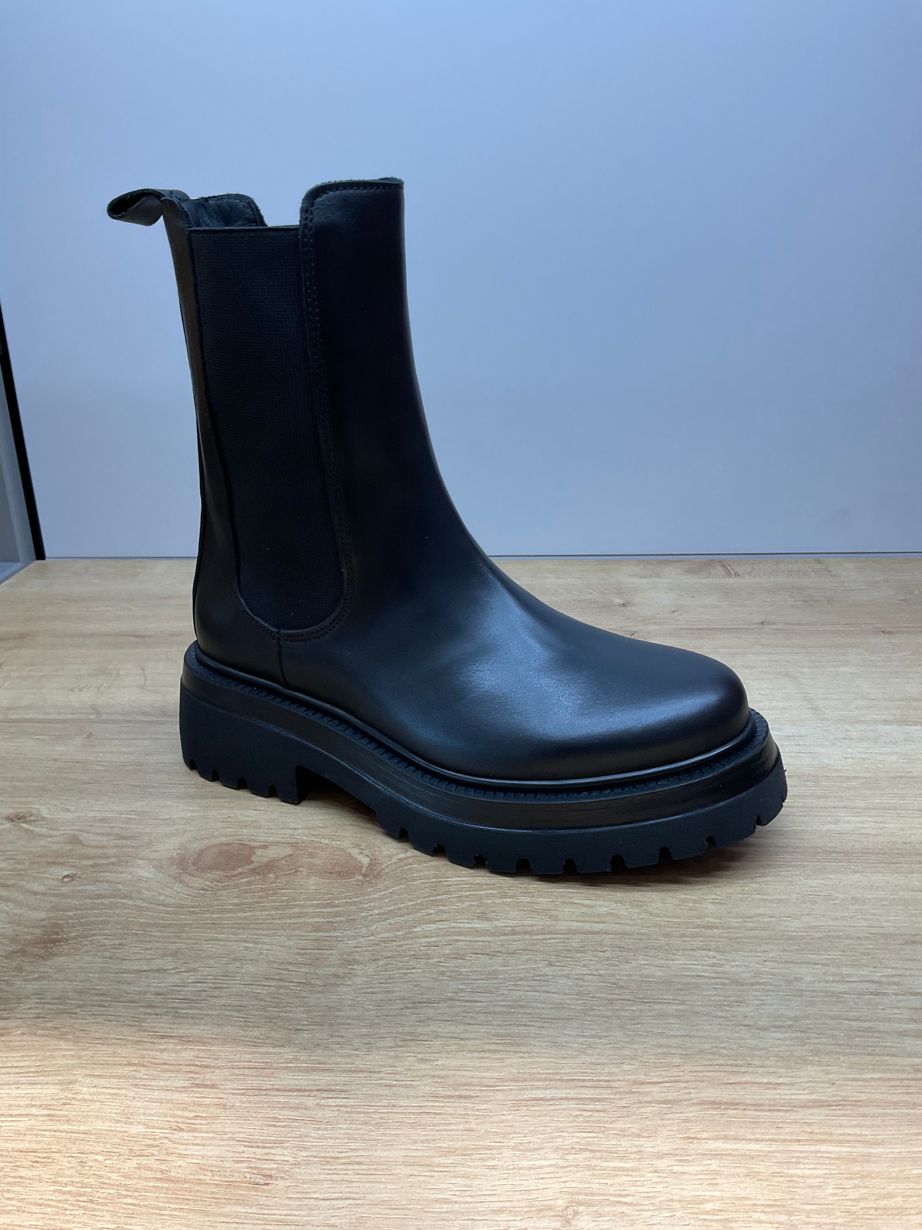 Kammi Beatles NC18 Vitello Nero